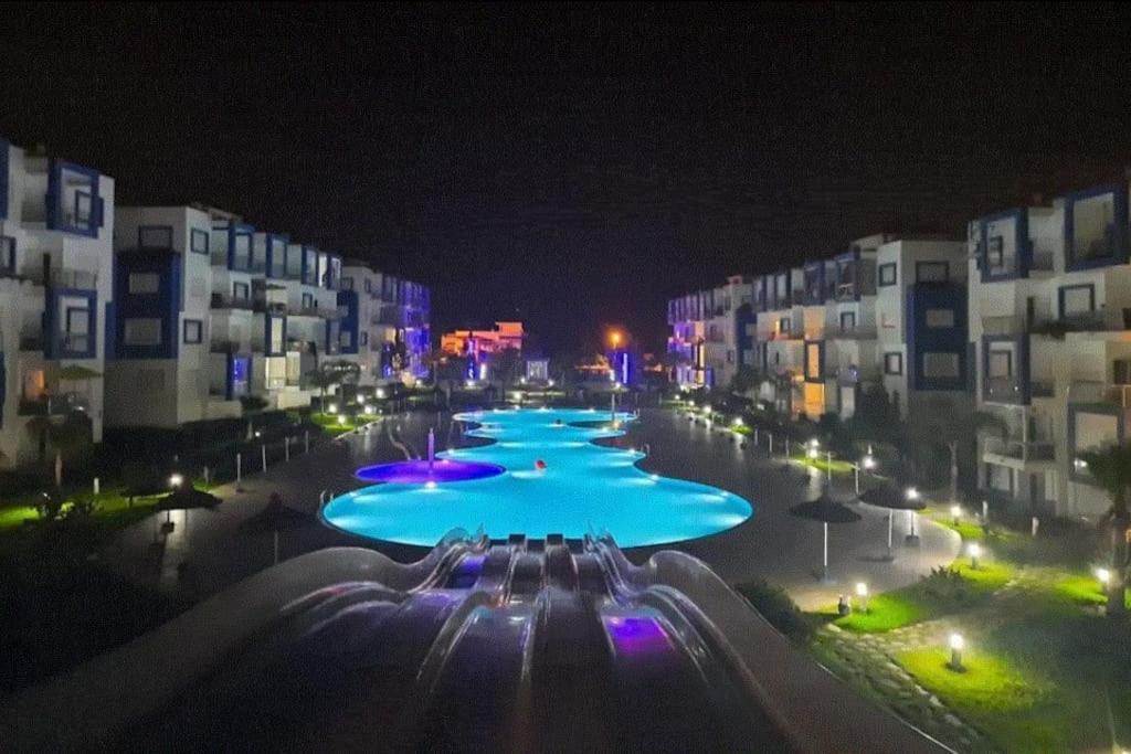 Superbe Appartement Au Centre De Cabo Negro En Residence Avec Piscines Et Tobogan المظهر الخارجي الصورة